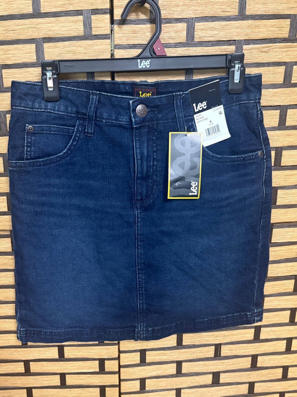 Lee denim skirt size 6